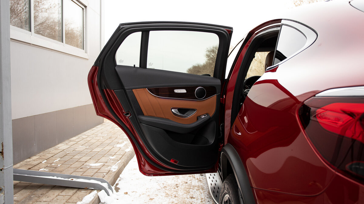 Check price and buy New Mercedes-Benz GLC Coupe 300 (C253) Restyling For Sale