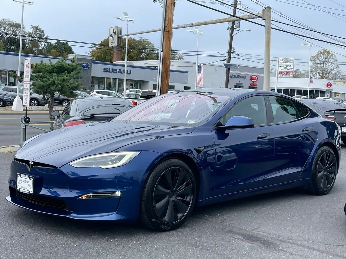 Check price and buy New Tesla Model S Plaid Restyling 2 For Sale