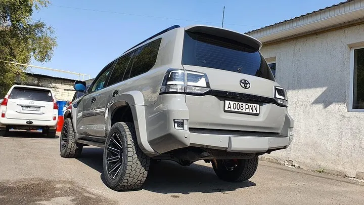 Check our price and buy Shikari body kit for Toyota Land Cruiser 200