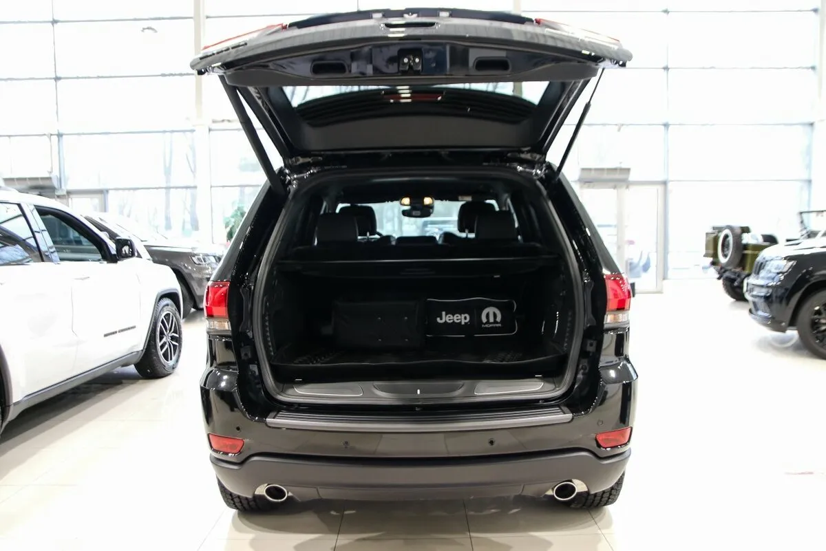 Check price and buy New Jeep Grand Cherokee (WK2) Restyling For Sale