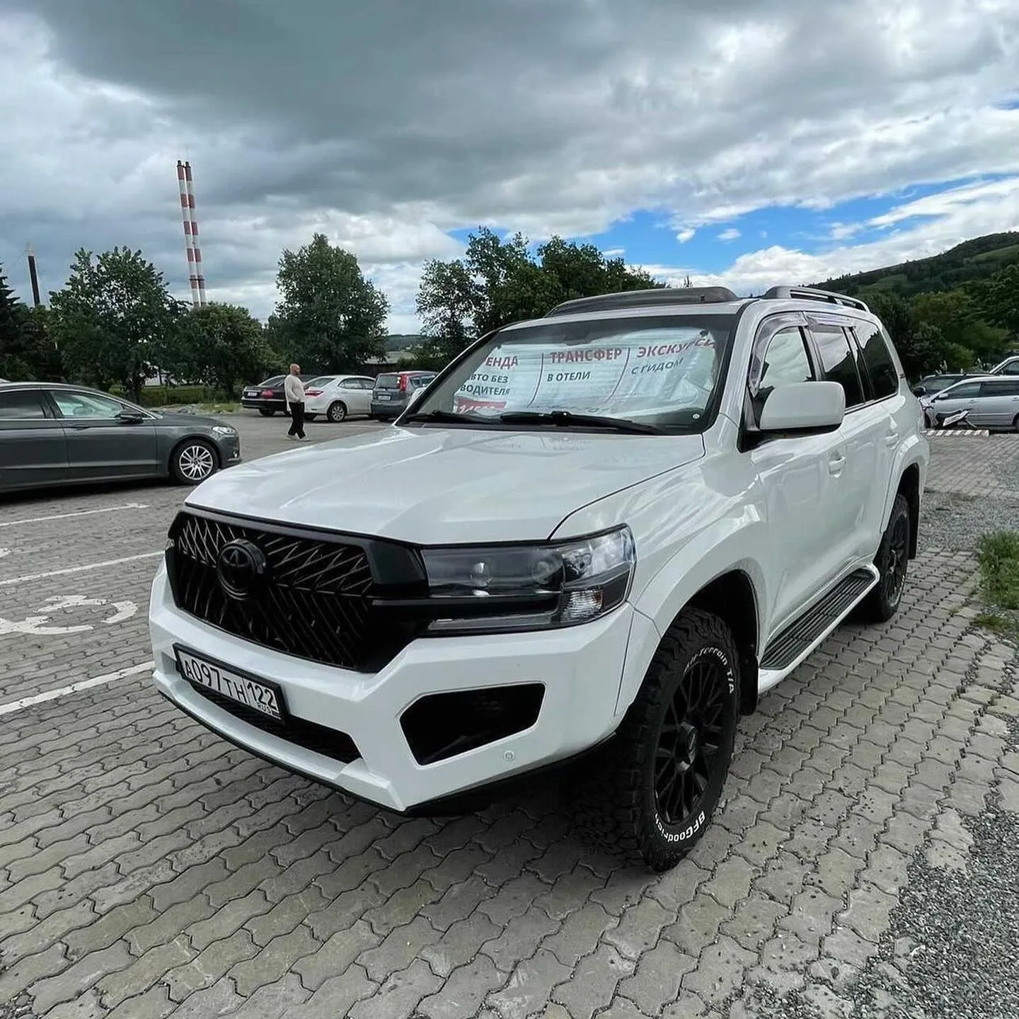 Check our price and buy Shikari body kit for Toyota Land Cruiser 200