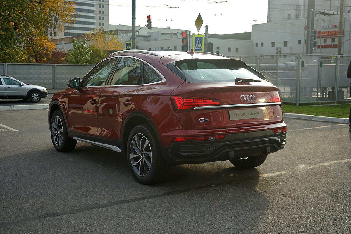 Check price and buy New Audi Q5 Sportback 45 TFSI (FY) For Sale