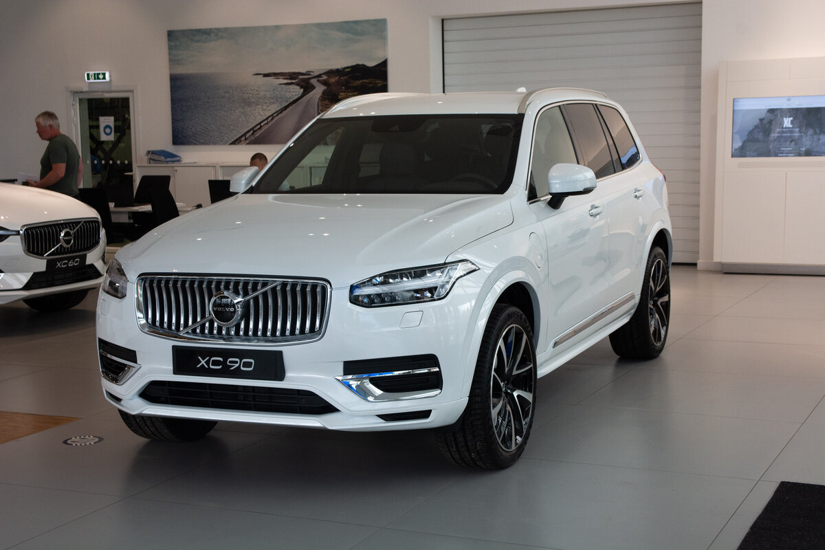 Check price and buy New Volvo XC90 Restyling For Sale