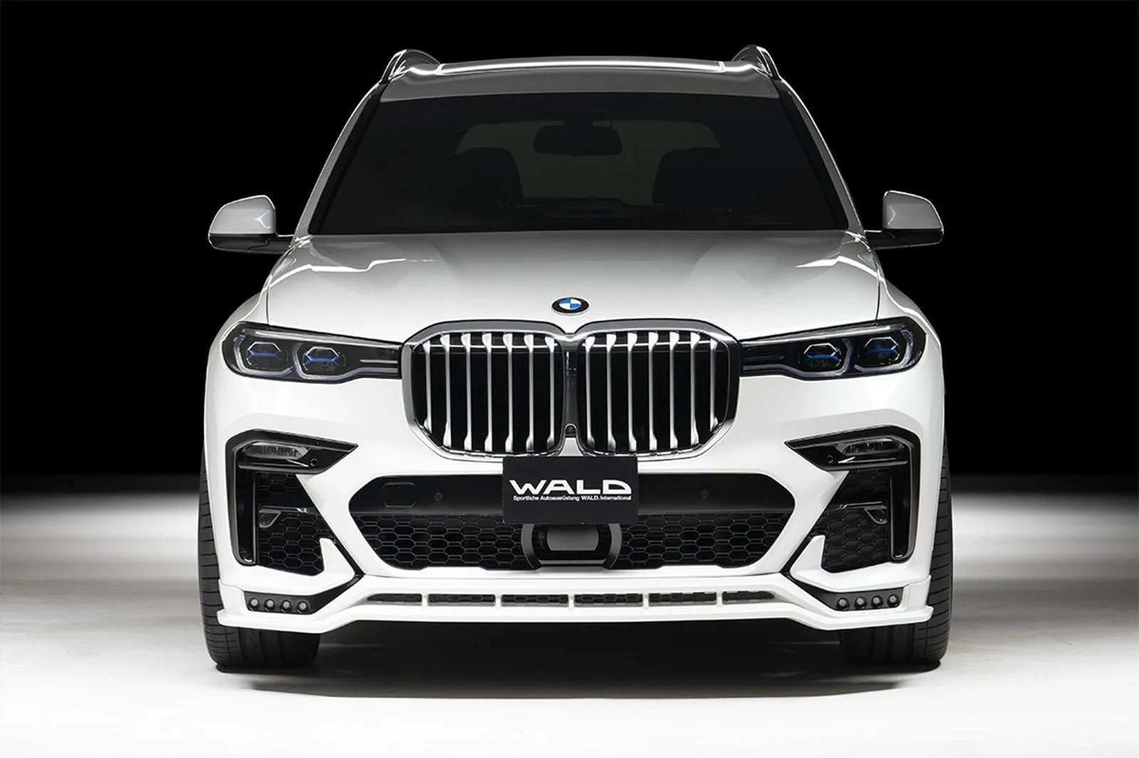 Check our price and buy Wald Sports Line body kit for BMW X7 G07 