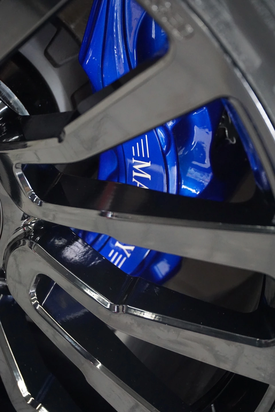 Mansory Bentayga Wide Body rear angle