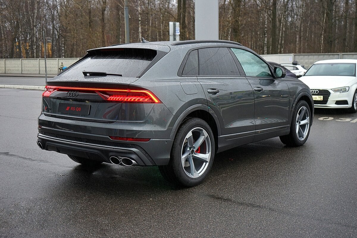 Buy New Audi SQ8 (4M)