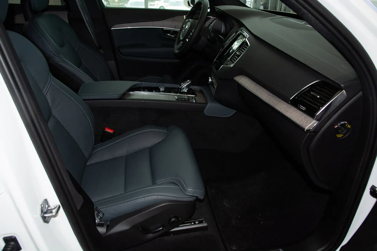 Check price and buy New Volvo XC90 Restyling For Sale