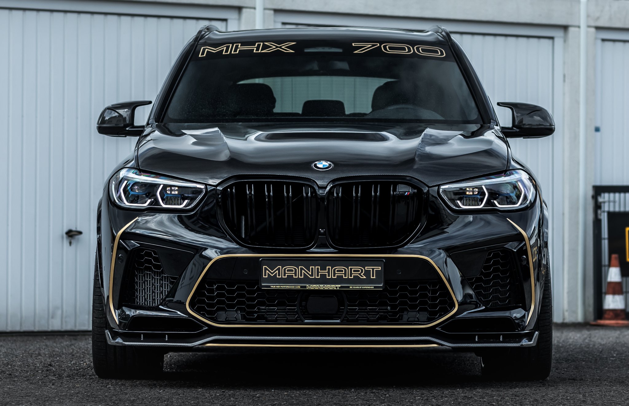 Check our price and buy an Manhart carbon fiber body kit for BMW X5 M F95!