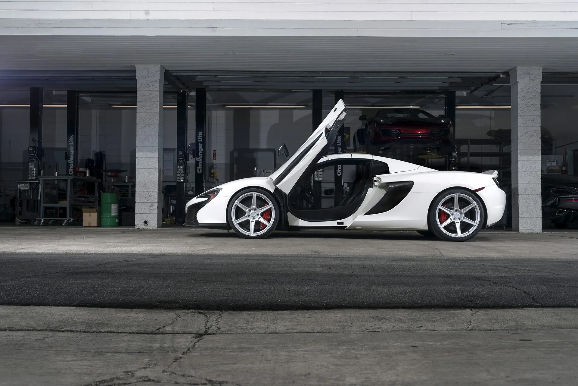 1221 Wheels 0660 AP3 SPORT3.0 mounted on McLaren 650S — side exterior