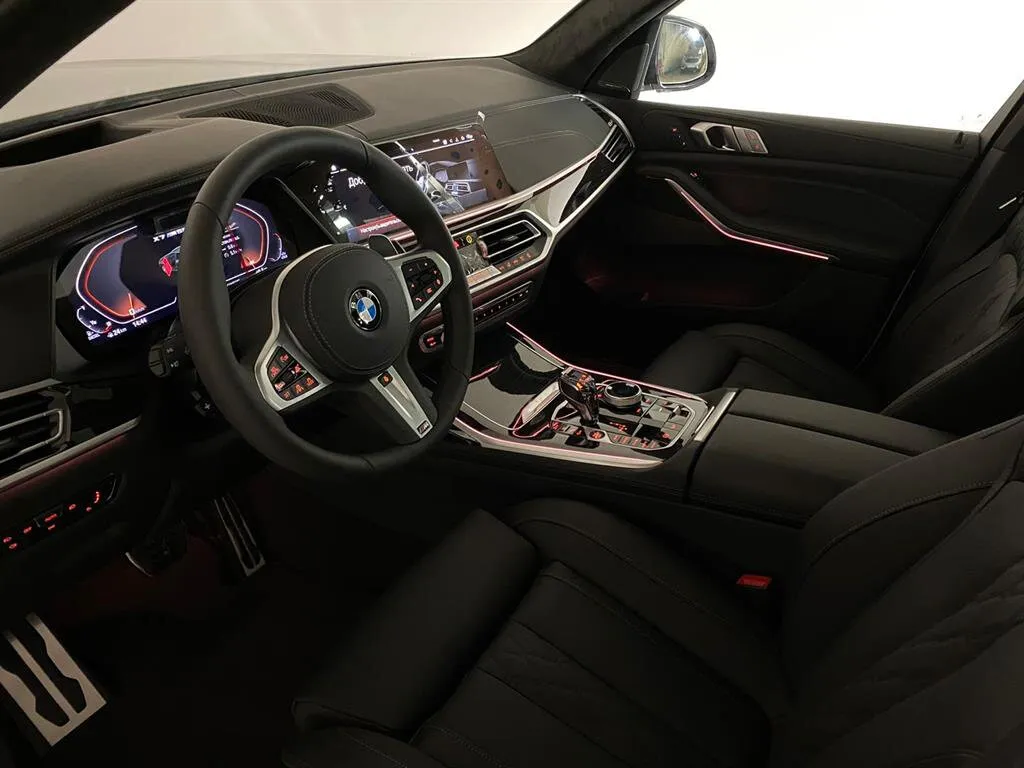 Check price and buy New BMW X7 M50d (G07) For Sale