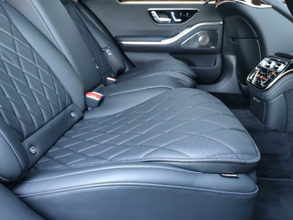 Check price and buy New Mercedes-Benz S-Class 350 d Long 4MATIC (W223) For Sale