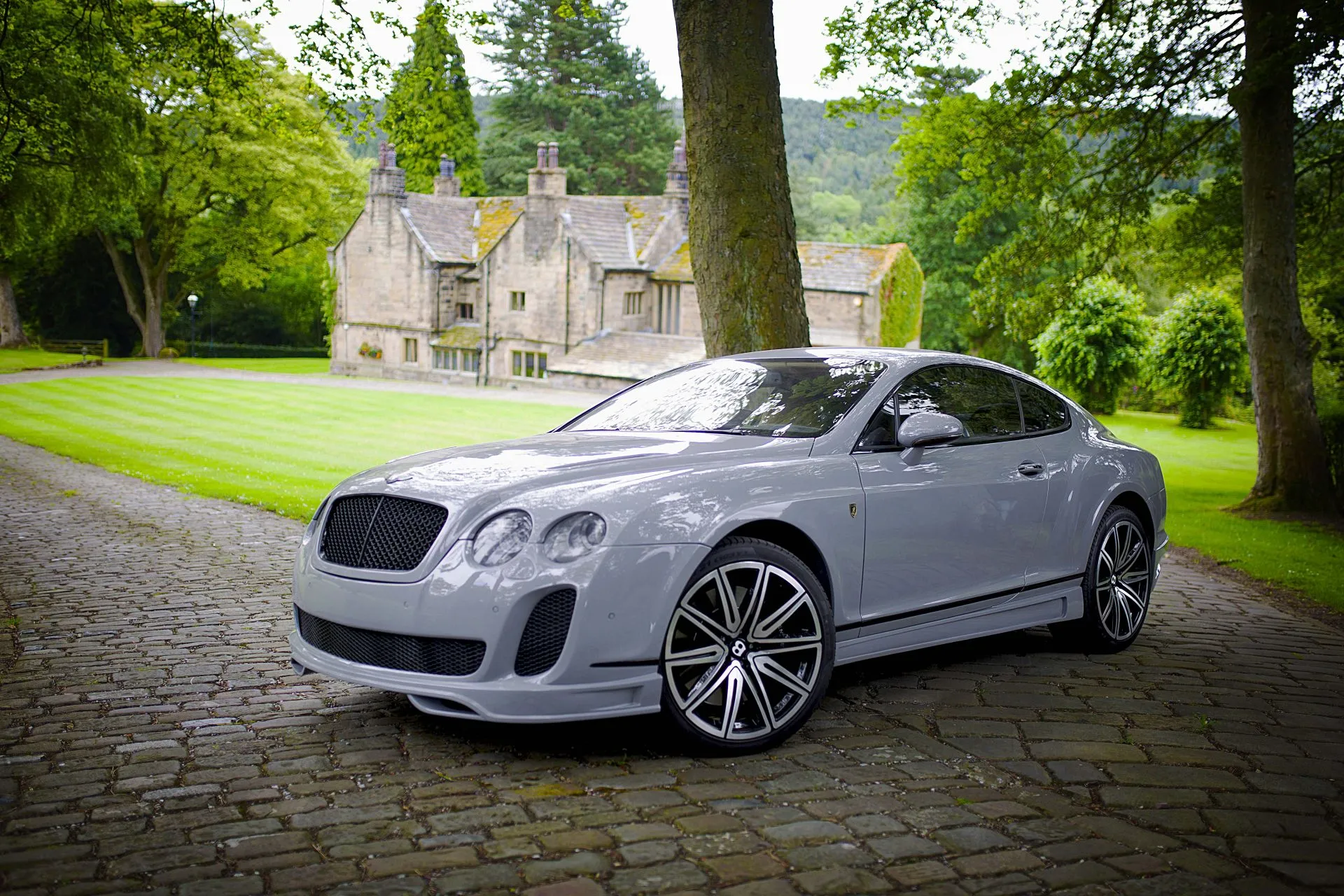 Check our price and buy Barugzai body kit for Bentley Continental GT!