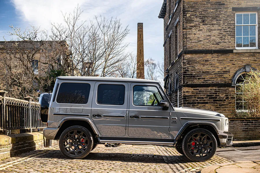 Check our price and buy Kahn Design carbon fiber body kit set for Mercedes-Benz G-class W463A