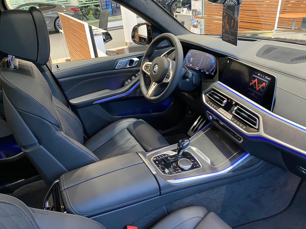 Buy New BMW X7 40d (G07)