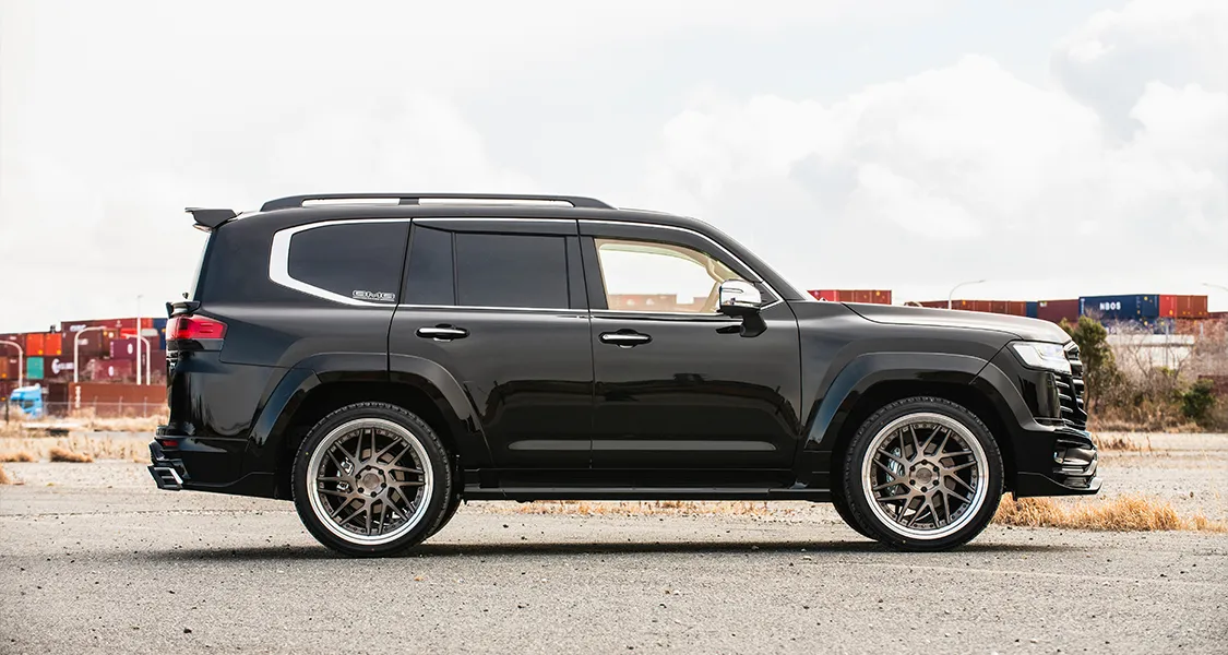 Check our price and buy Double Eight body kit for Toyota Land Cruiser 300!