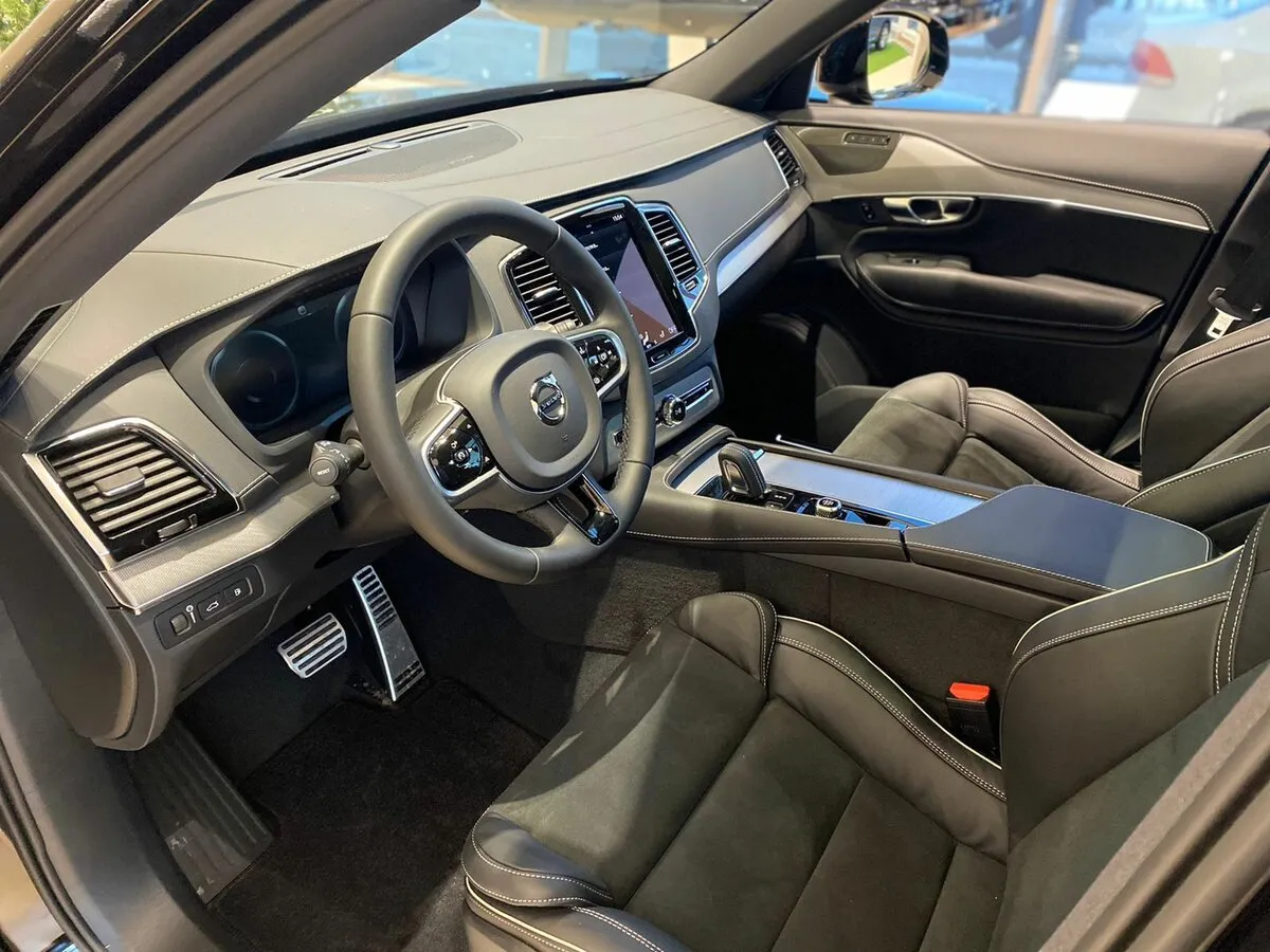 Check price and buy New Volvo XC90 Restyling For Sale