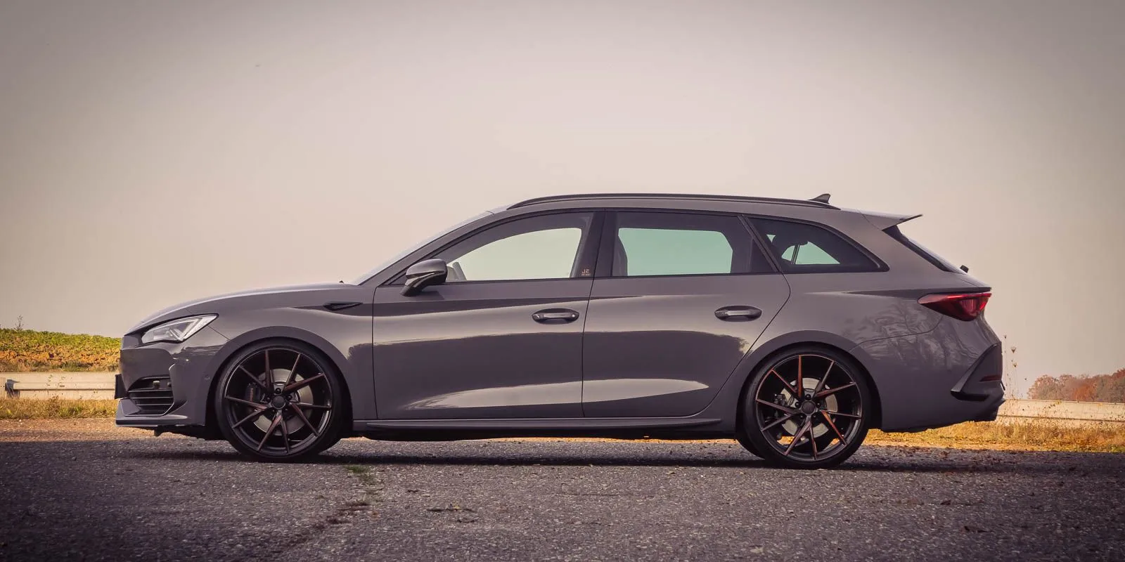 Check our price and buy JE Design body kit for Cupra Leon ST!