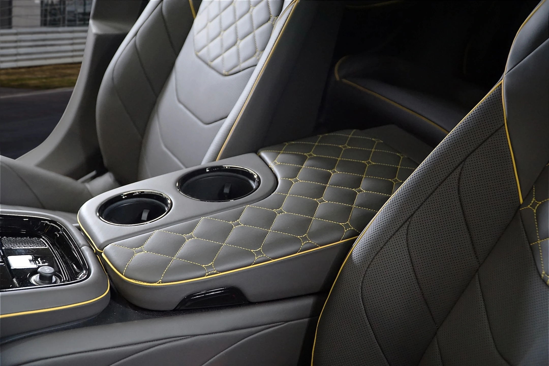 Mansory Porsche Panamera detail