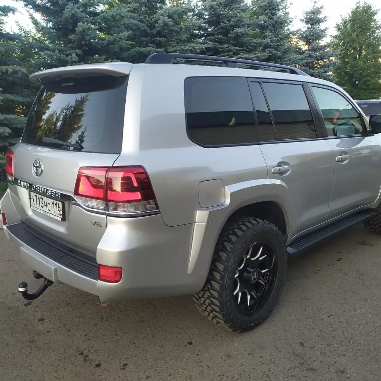 Check our price and buy Shikari body kit for Toyota Land Cruiser 200