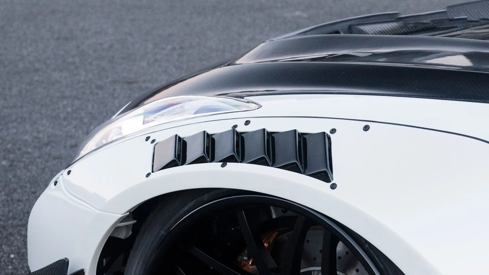 Check our price and buy Liberty Walk  body kit for Nissan GT-R R35!