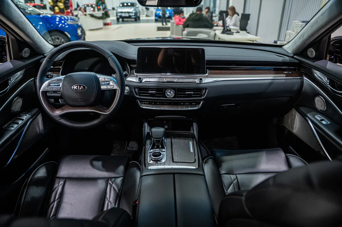 Check price and buy New Kia K900 For Sale