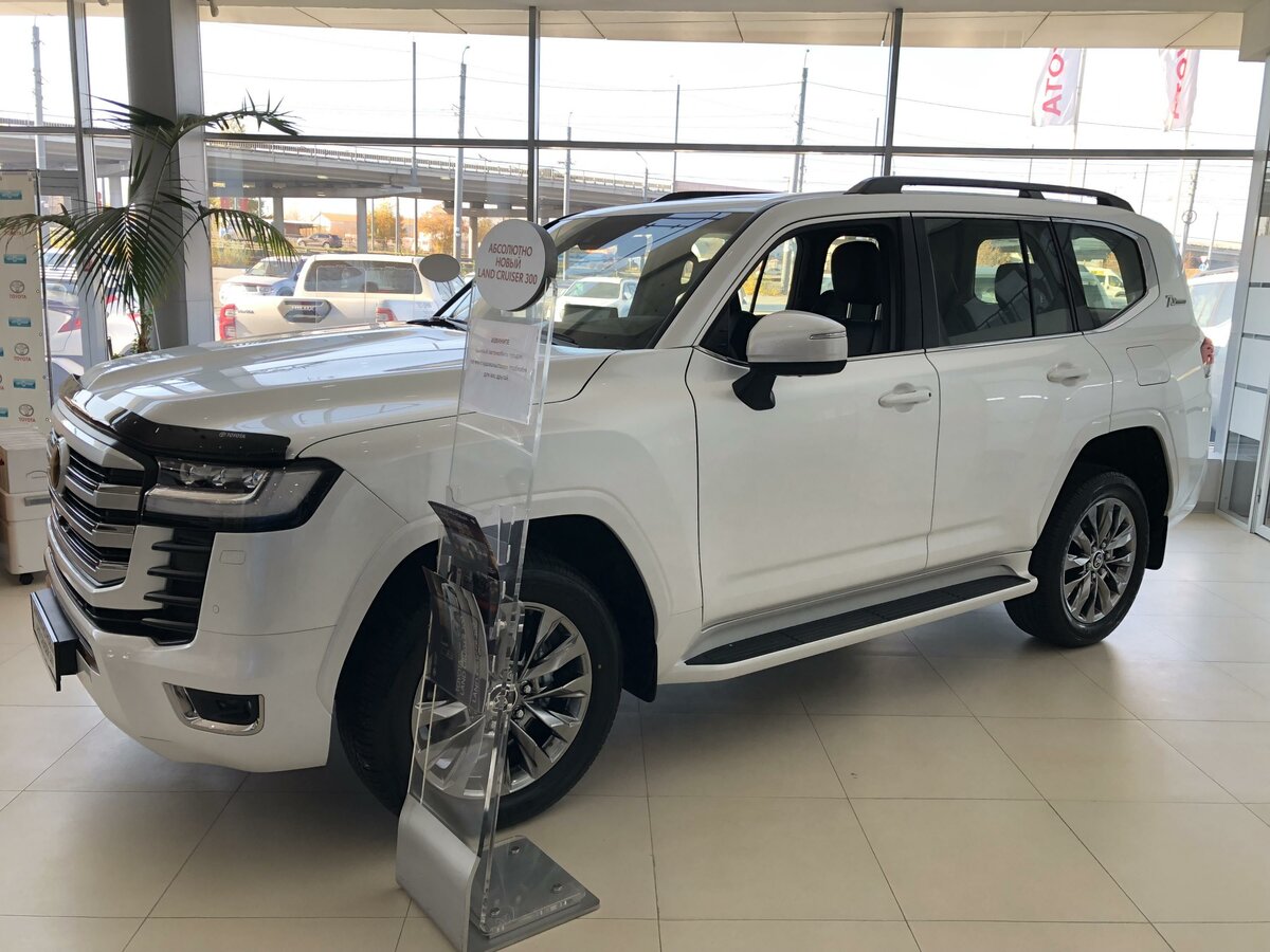 New Toyota Land Cruiser 300 Series