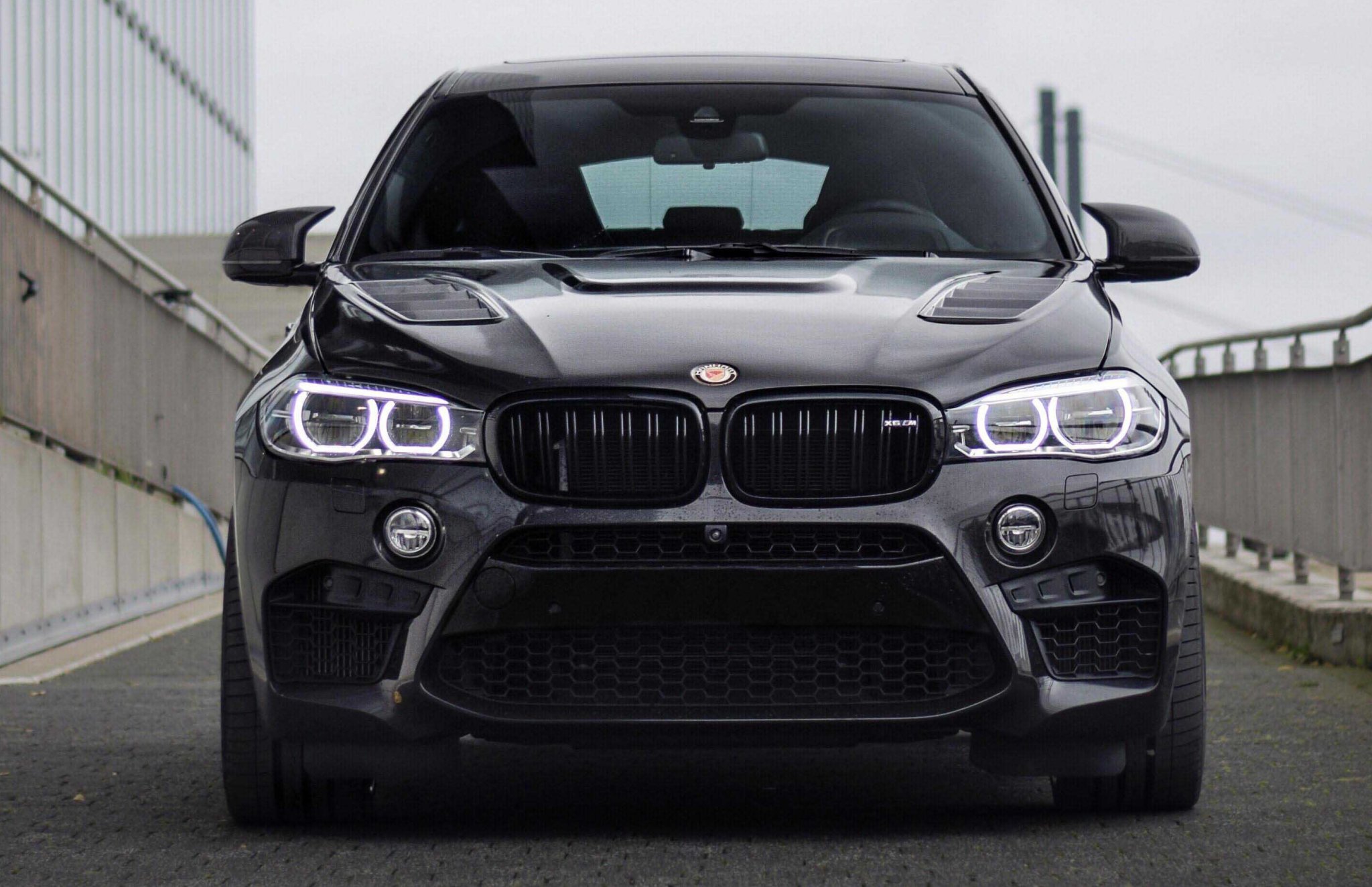 Check our price and buy an Manhart carbon fiber body kit for BMW X6 M F86!