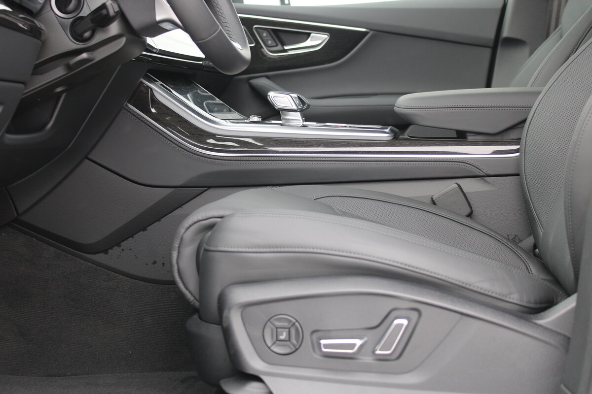 Check price and buy New Audi Q7 45 TDI (4M) Restyling For Sale