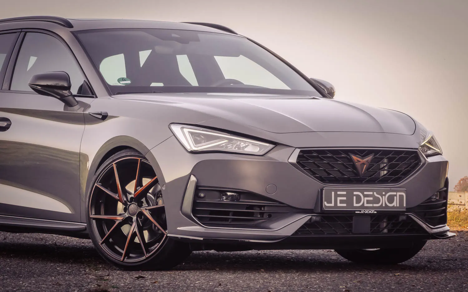 Check our price and buy JE Design body kit for Cupra Leon ST!