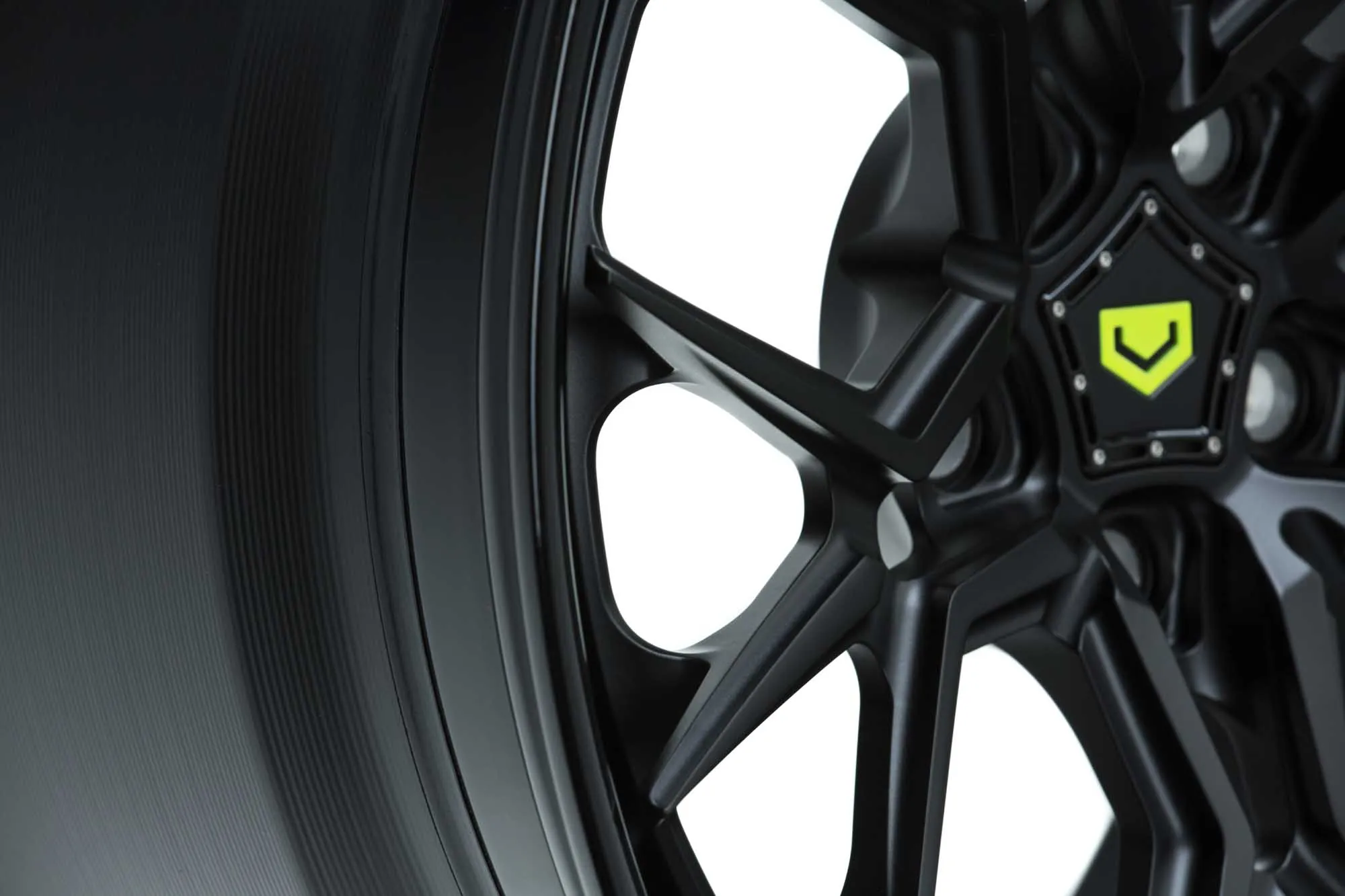 Vossen M X3 3 PIECE 3-piece forged wheel — concave face detail