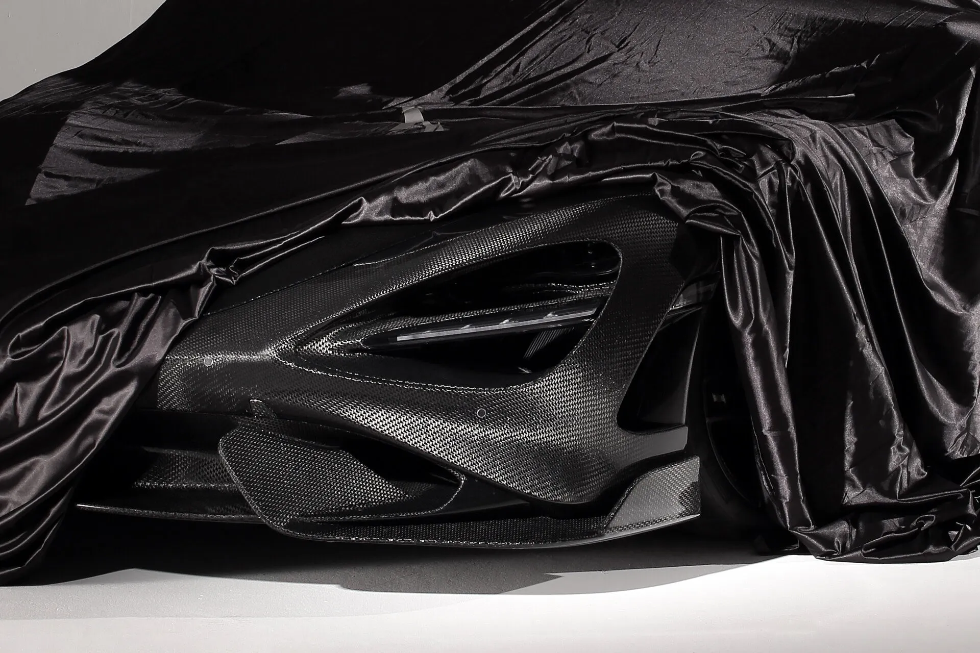 Check our price and buy Topcar Design body kit for McLaren 765 LT Spider Carbon Edition!