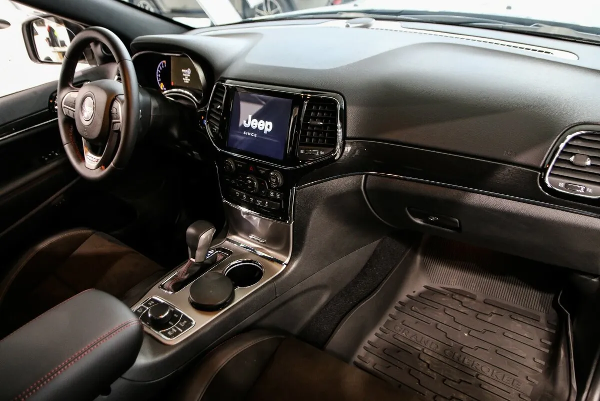 Check price and buy New Jeep Grand Cherokee (WK2) Restyling For Sale