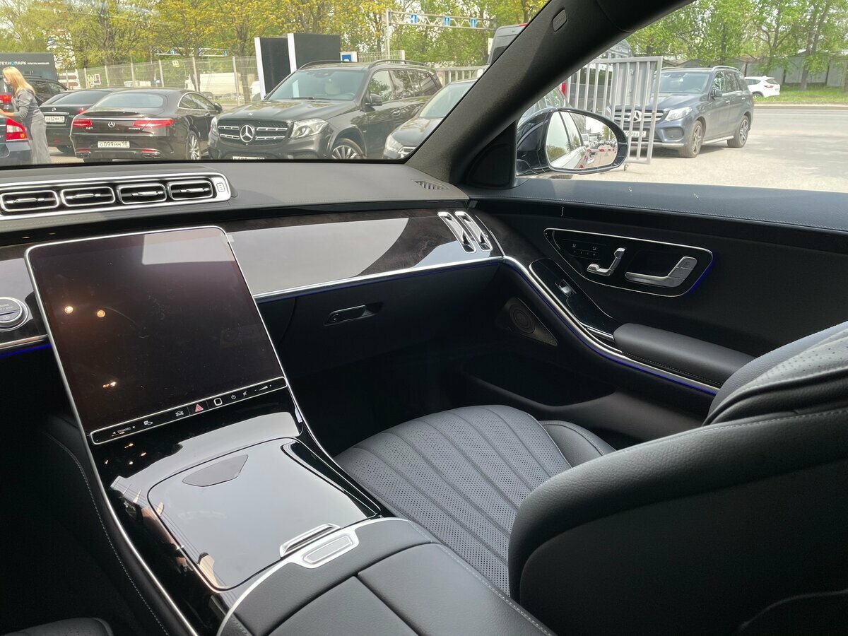 Check price and buy New Mercedes-Benz S-Class 350 d Long 4MATIC (W223) For Sale