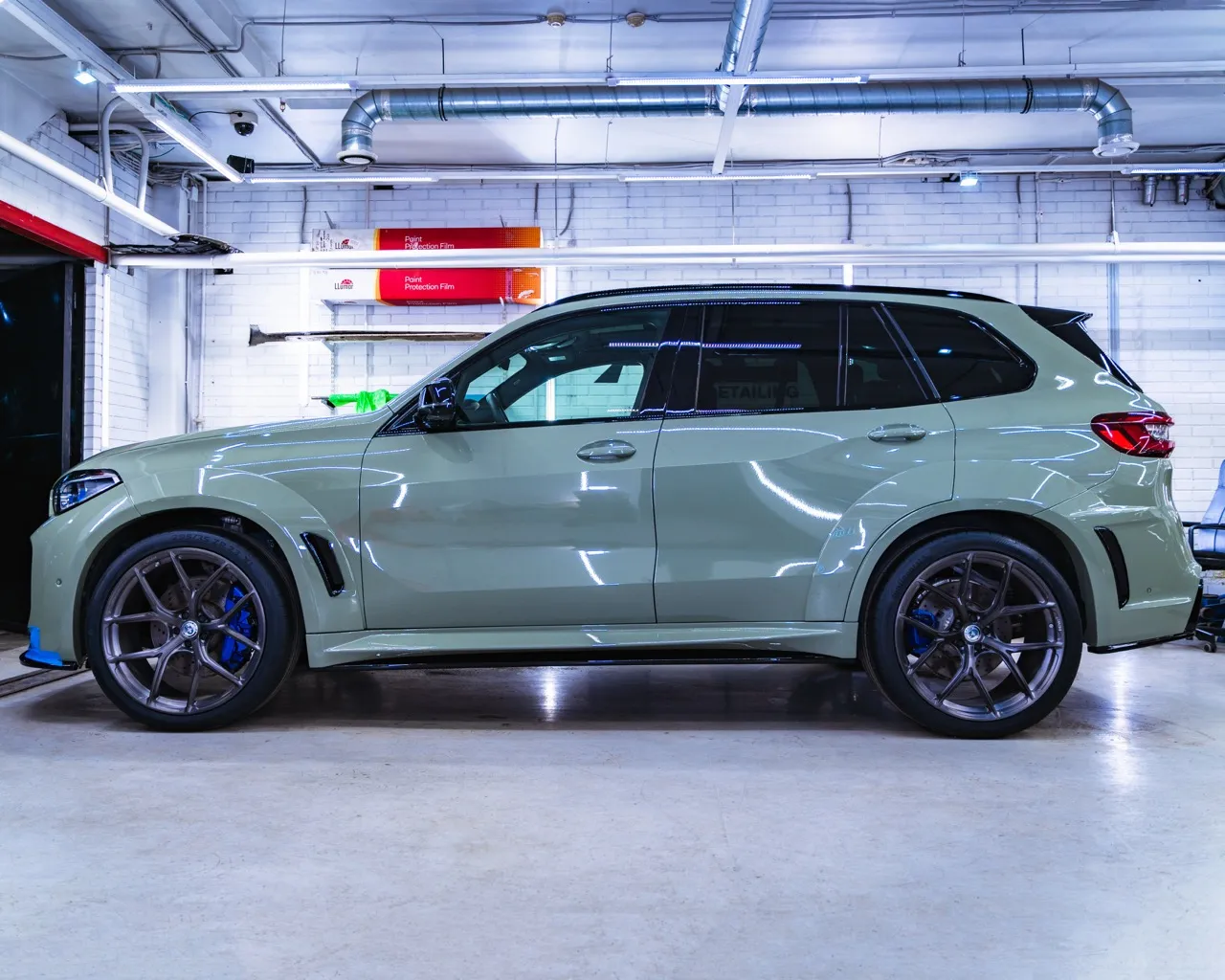 Check our price and buy Renegade Design body kit for BMW X5 G05