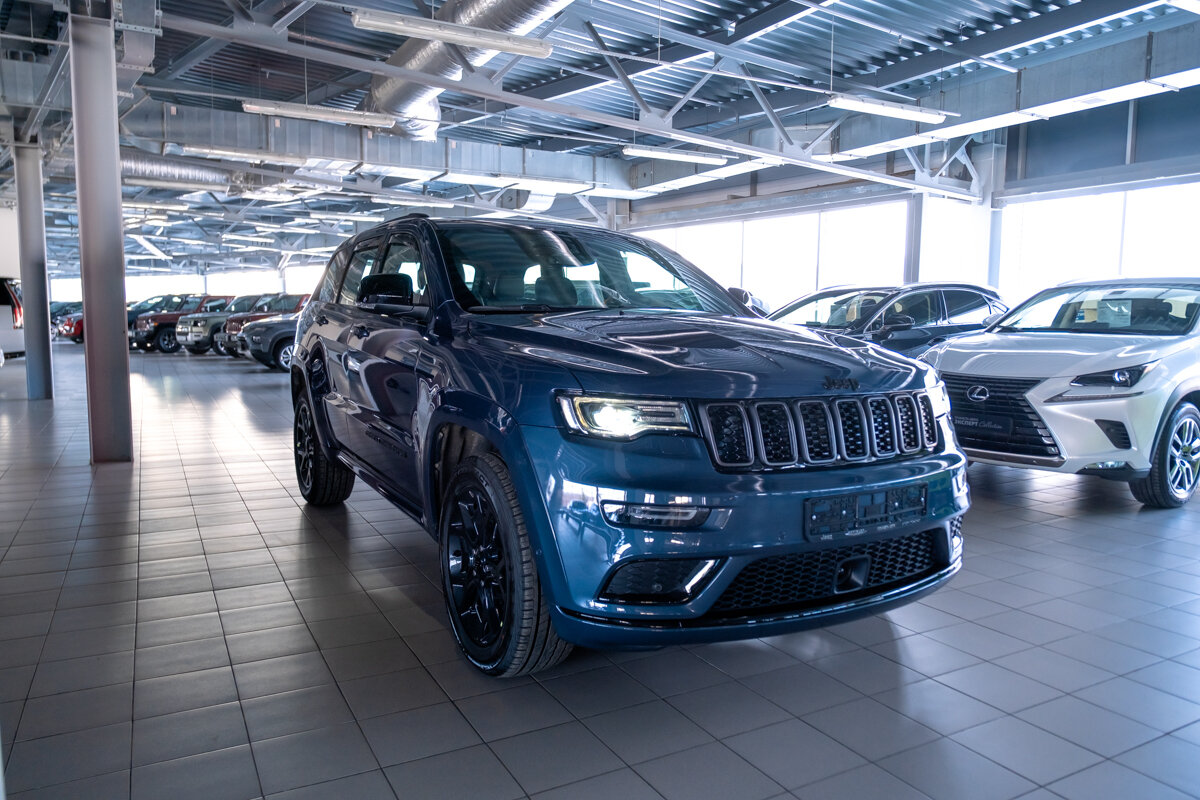 Check price and buy New Jeep Grand Cherokee (WK2) Restyling For Sale