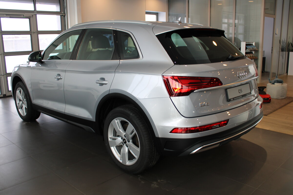 Check price and buy New Audi Q5 45 TFSI (FY) Restyling For Sale