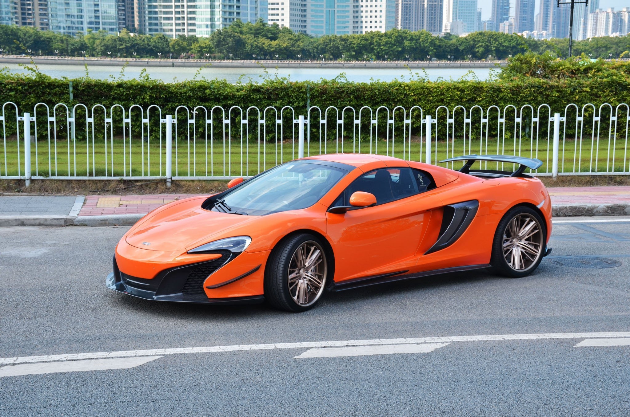 Check our price and buy CMST Carbon Fiber Body Kit set for McLaren 650S !