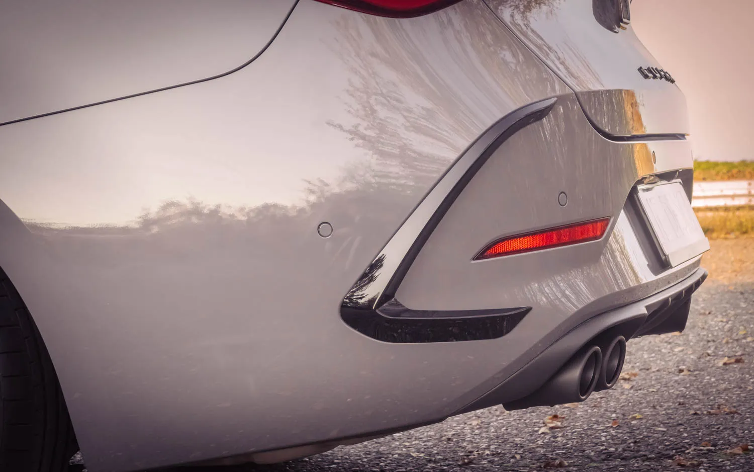 Check our price and buy JE Design body kit for Cupra Leon ST!