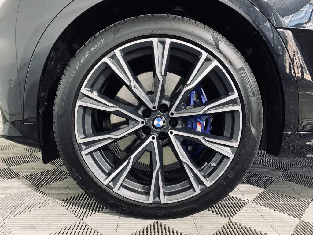 Check price and buy New BMW X7 M50d (G07) For Sale