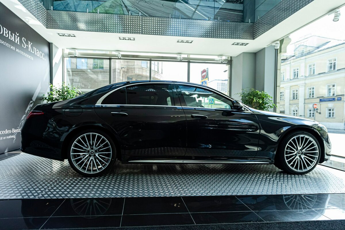 Check price and buy New Mercedes-Benz S-Class 350 d Long 4MATIC (W223) For Sale