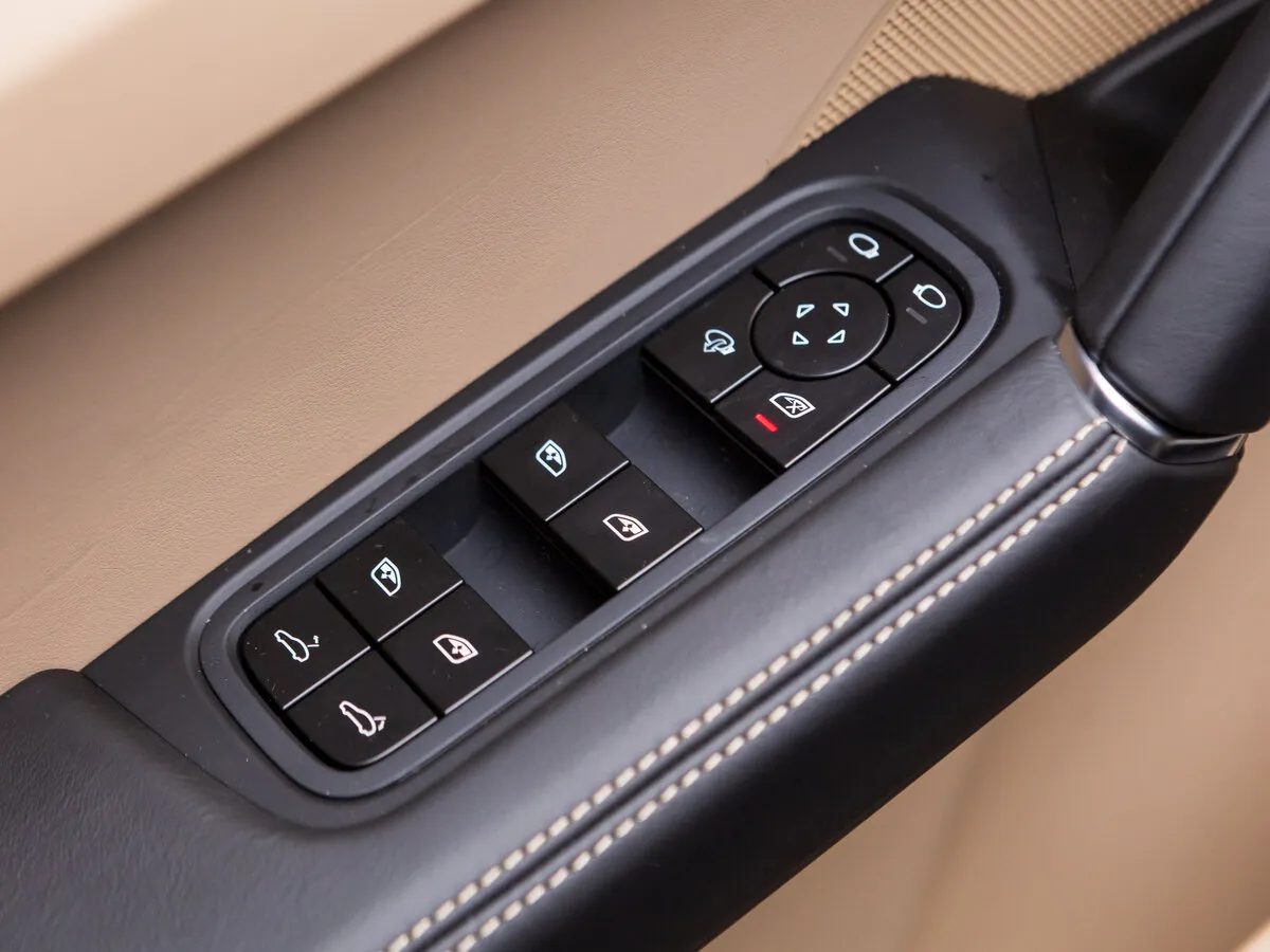Check price and buy New Porsche Cayenne Coupé For Sale