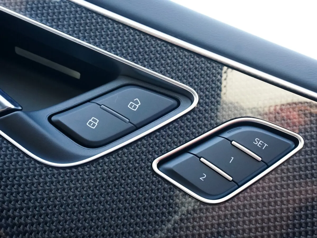 Buy New Audi SQ8 (4M)