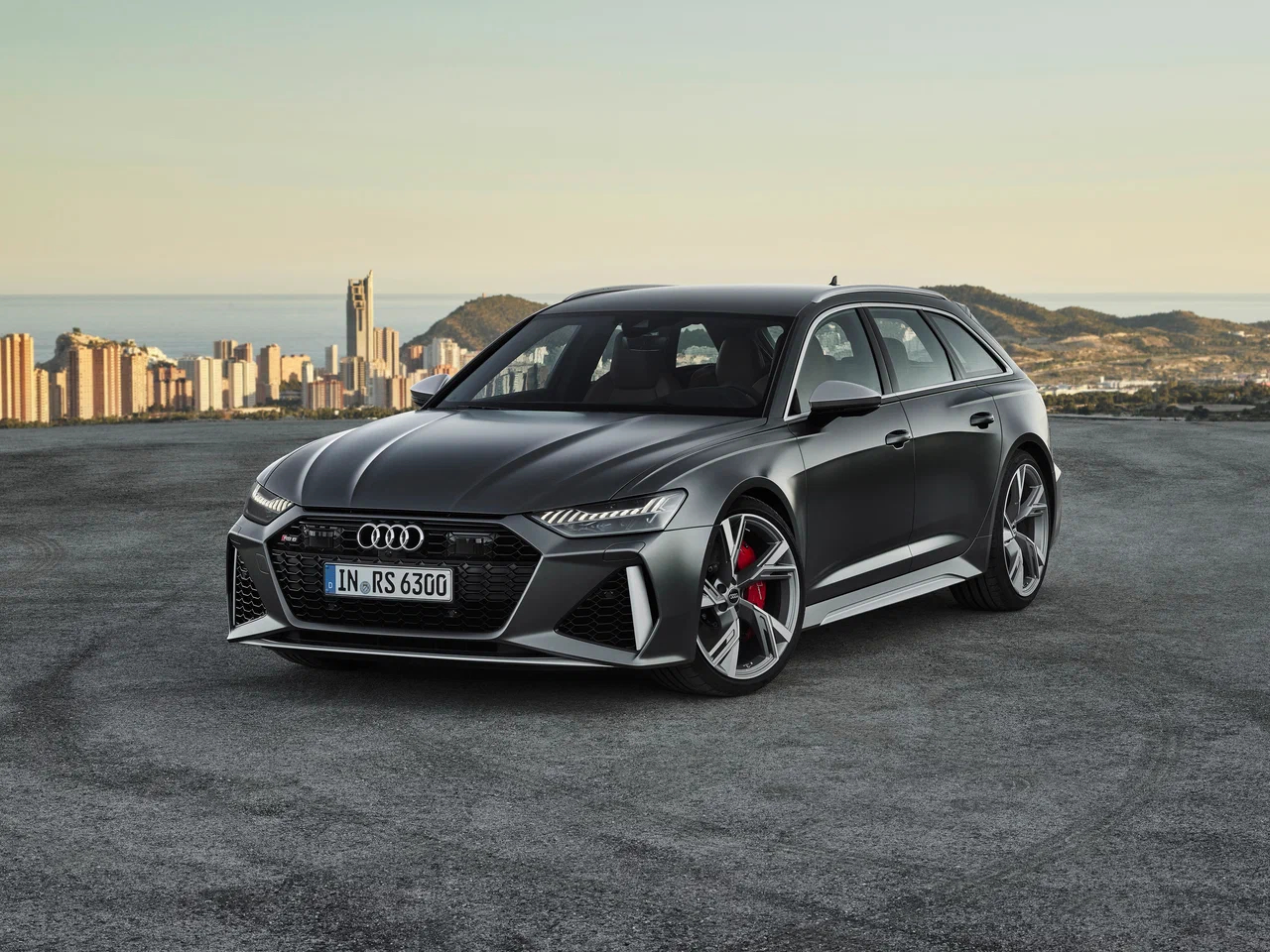 Unlock Unique Style: Introducing Our Bespoke Body Kit for the Audi RS 6 ...