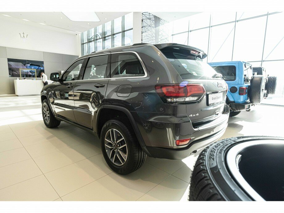 Check price and buy New Jeep Grand Cherokee (WK2) Restyling For Sale