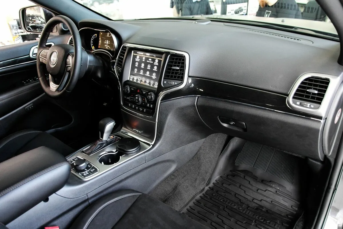 Check price and buy New Jeep Grand Cherokee (WK2) Restyling For Sale