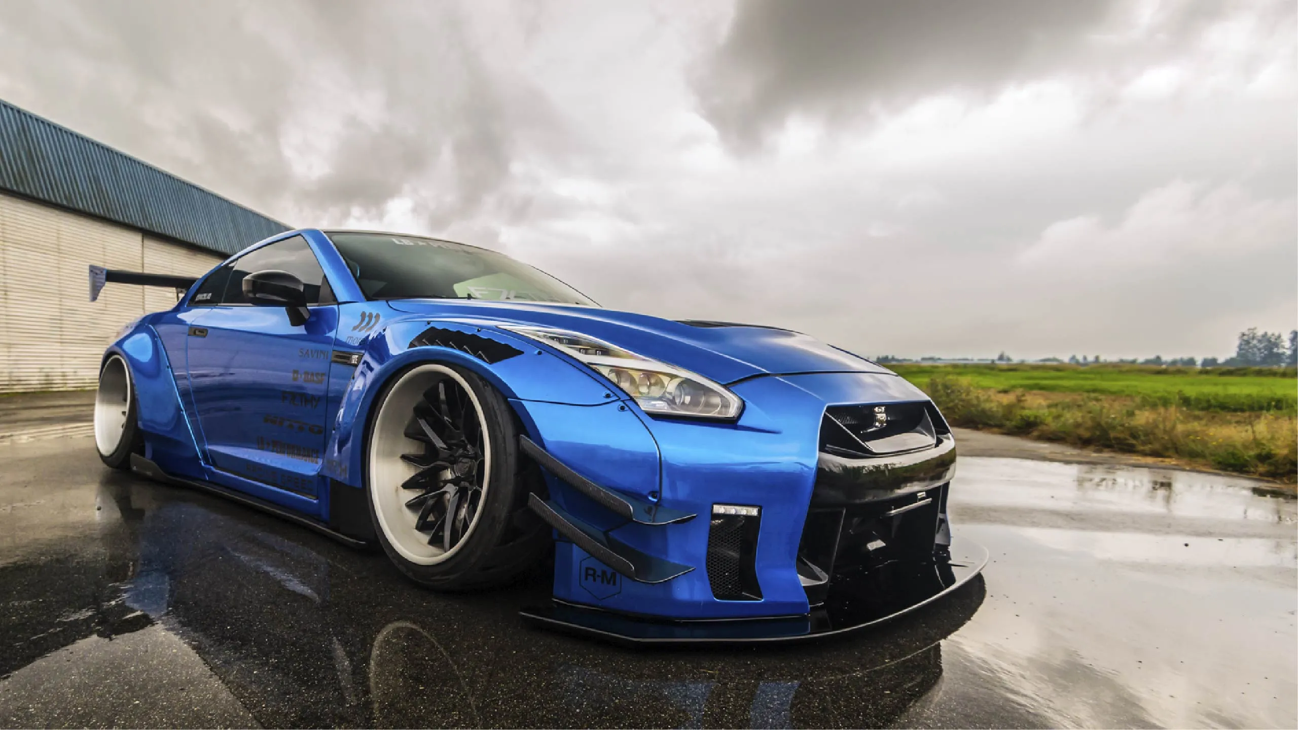 Check our price and buy Liberty Walk  body kit for Nissan GT-R R35!