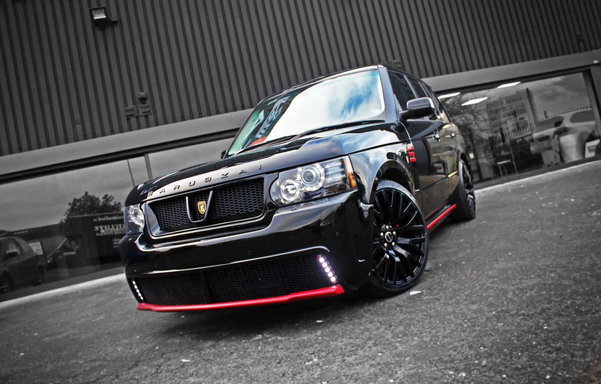 Check our price and buy Barugzai Classic body kit for Land Rover Range Rover Vogue