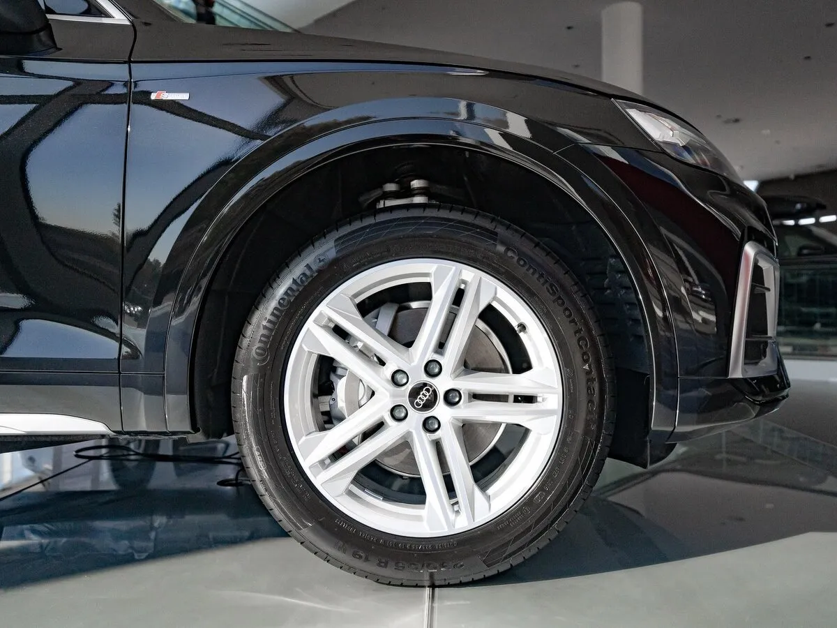 Check price and buy New Audi Q5 Sportback 45 TFSI (FY) For Sale