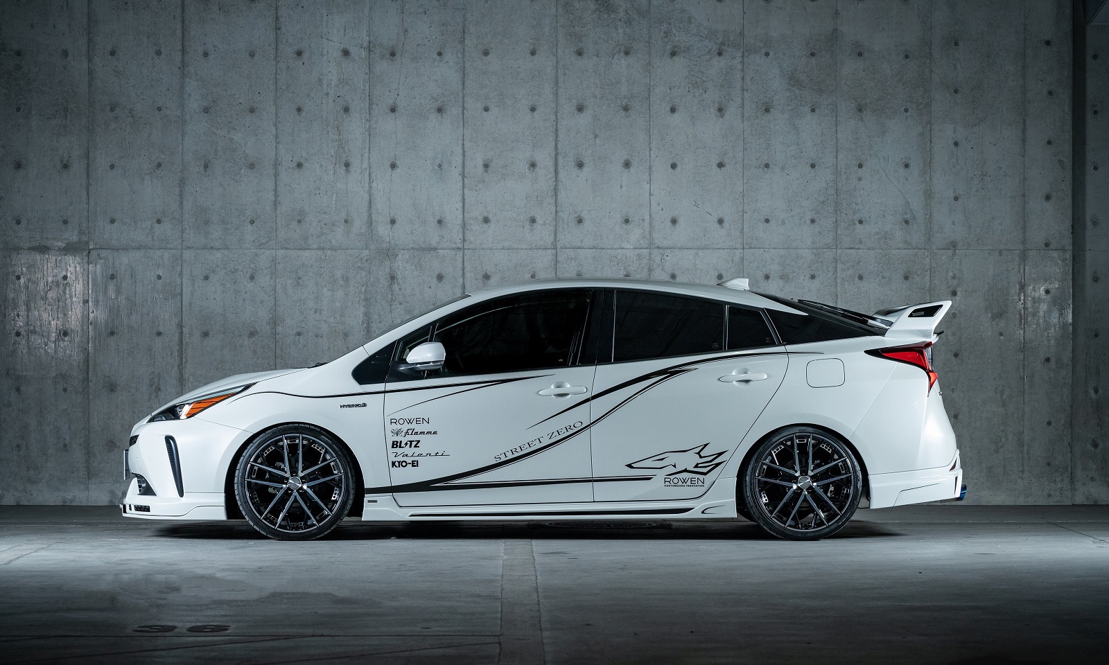 Check our price and buy Rowen body kit for Toyota Prius 50!