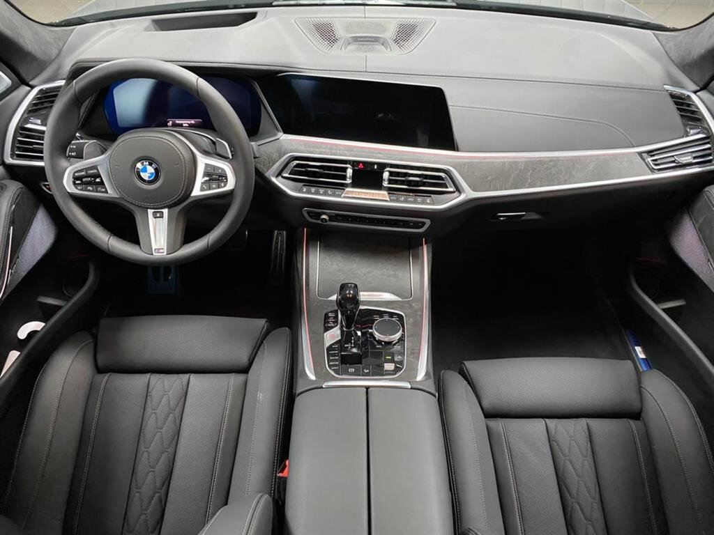 Check price and buy New BMW X7 40d (G07) For Sale